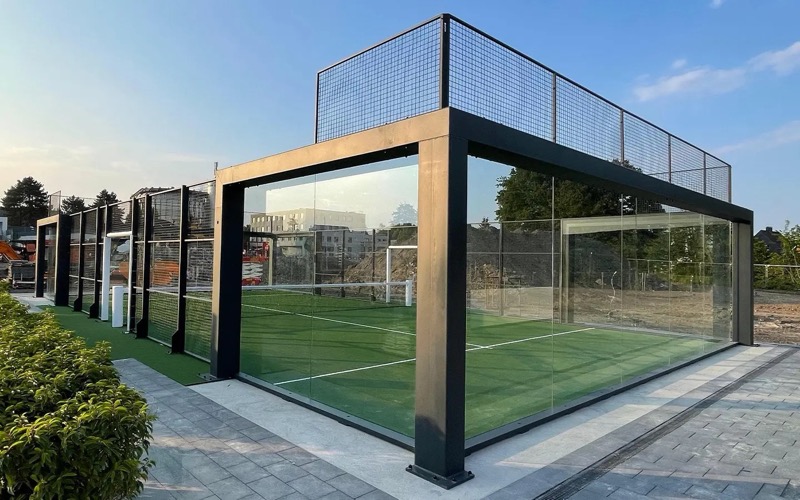 Smart padel center with automated lighting and digital management system